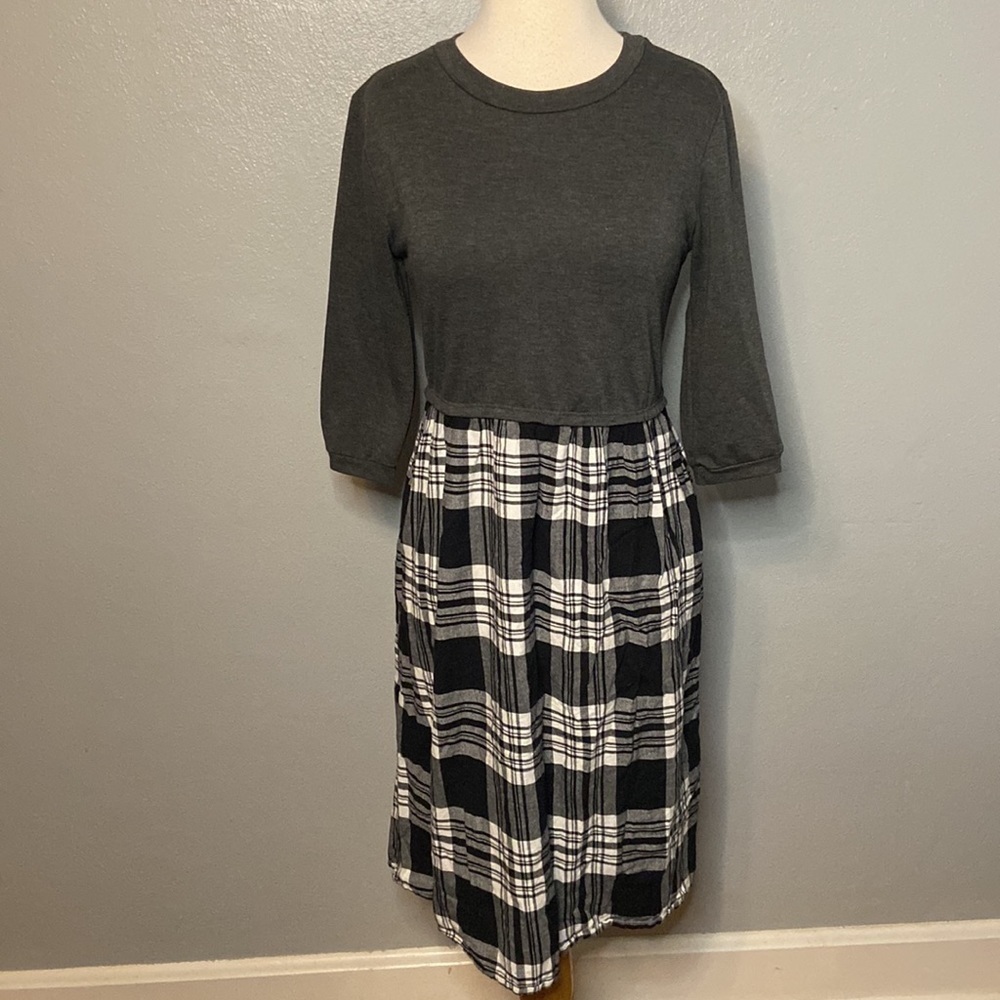 Flamingo Urban 3/4 Sleeve Dress Gray Medium?